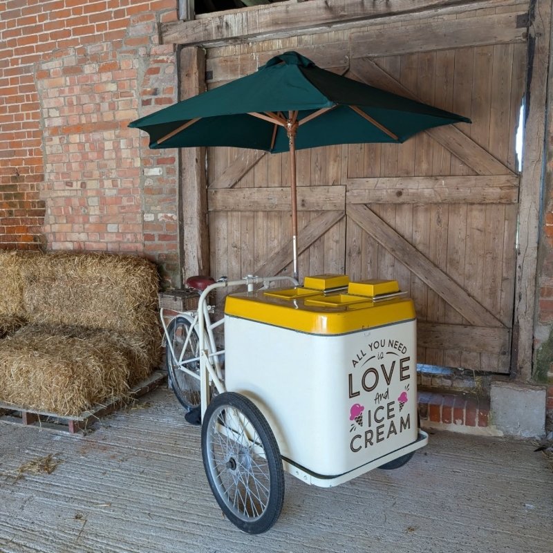 Gallery image 11: belles-and-beaus