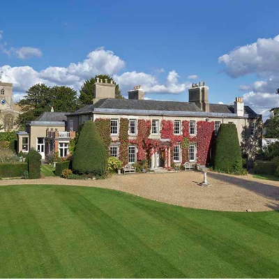 Histon Manor is set within 11 acres of  grounds