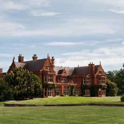 Holmewood Hall is a wedding venue nestled in the Cambridgeshire countryside