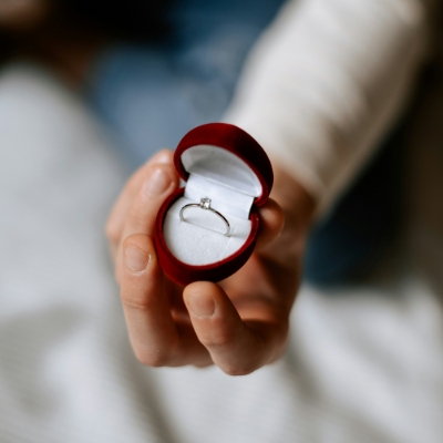 Wedding News: Jewellery expert debunks the most common engagement myths