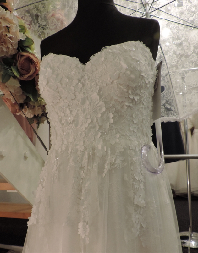 New designer wedding gowns at Norfolk bridal boutique: Image 1b