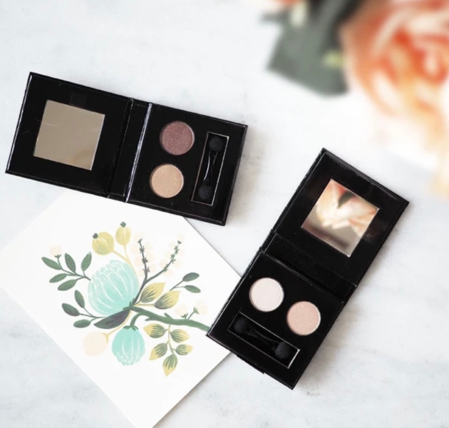 Green People's 3-in-1 blendable Illuminating Eye Duo