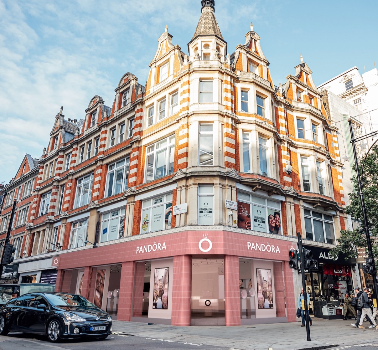 New Pandora store in Oxford Street West