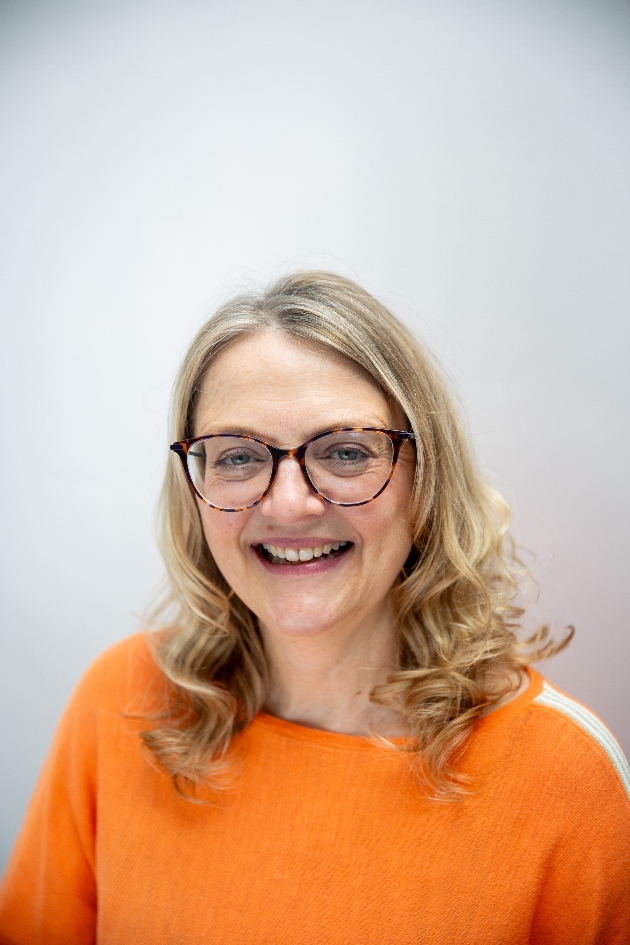 Jo Kellett Tisserand’s ‘Chief Scent-elier’